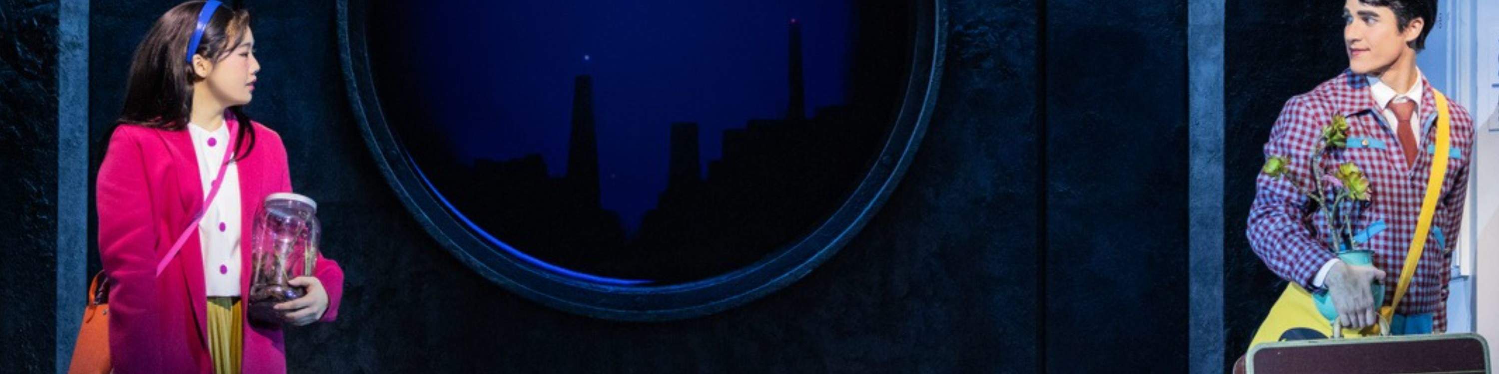 一片寂静的场景，人物在努力寻找记忆和意义