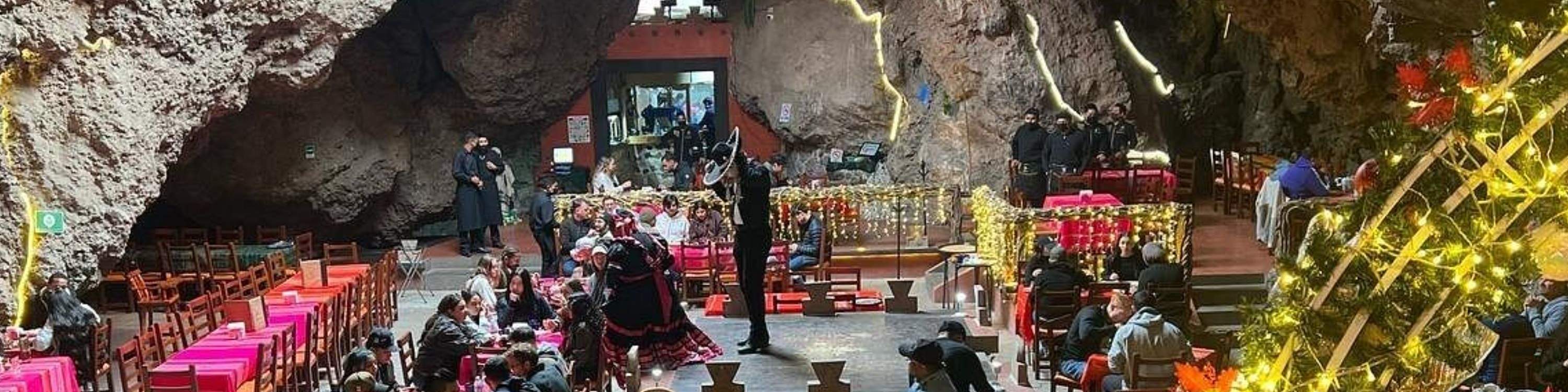 Entre a una cueva natural para disfrutar de un desayuno tradicional mexicano como ningún otro