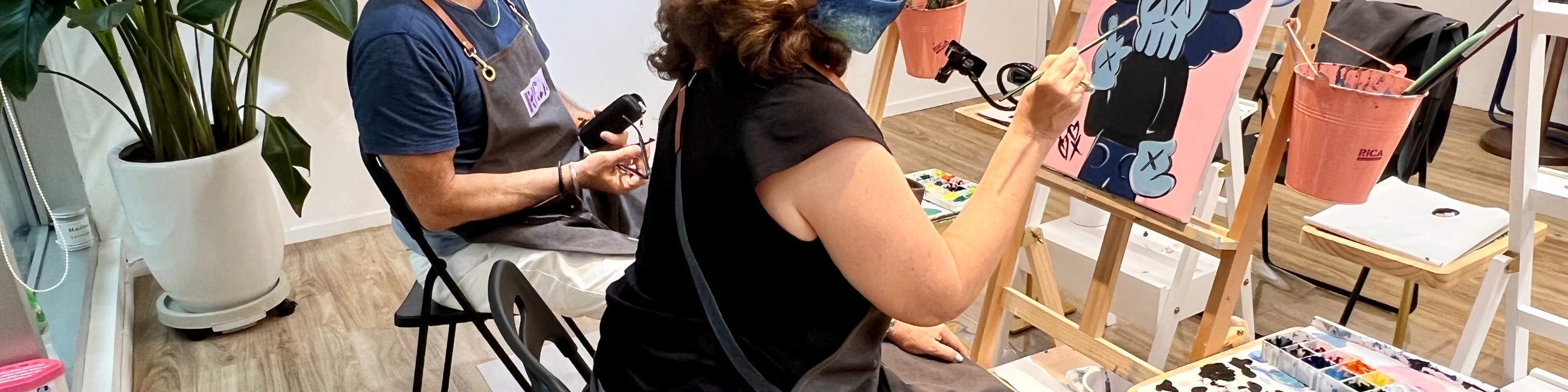 Rica Art Space - Lokakarya jamming seni akrilik｜Lokakarya lukisan tekstur｜Seni & Anggur｜Wan Chai