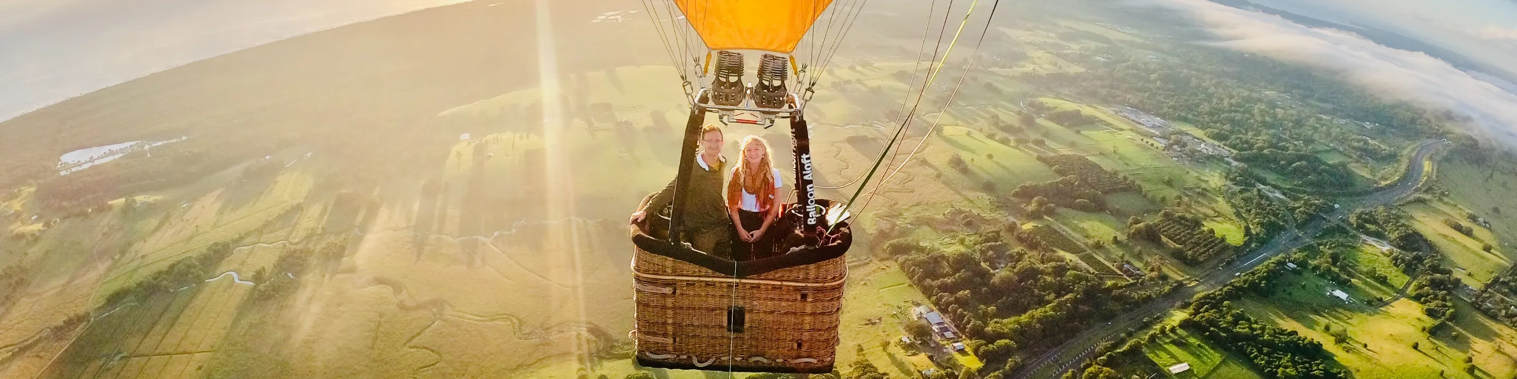 hot air balloon byron bay