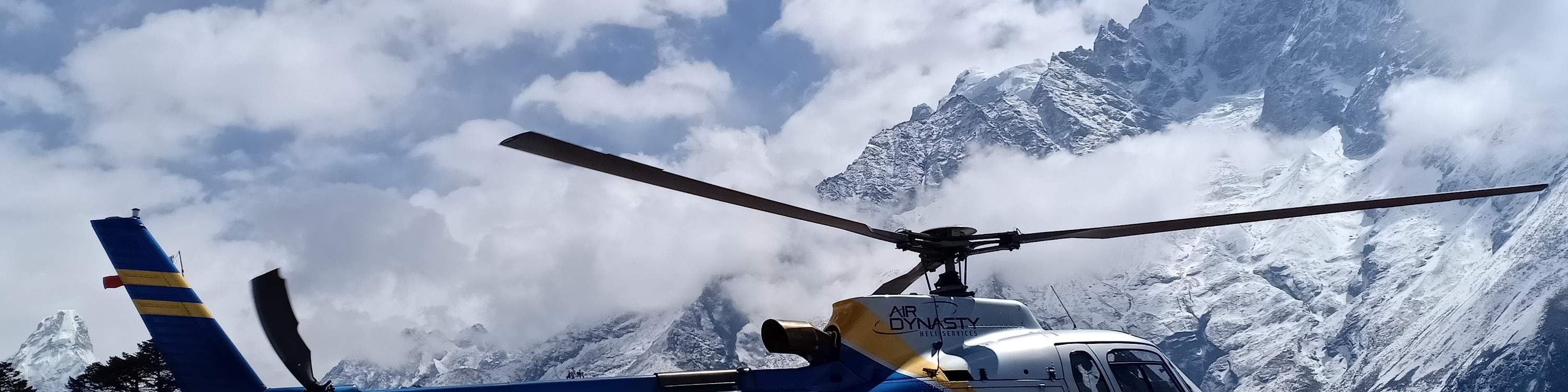 Tour Trực Thăng Trại Căn Cứ Everest