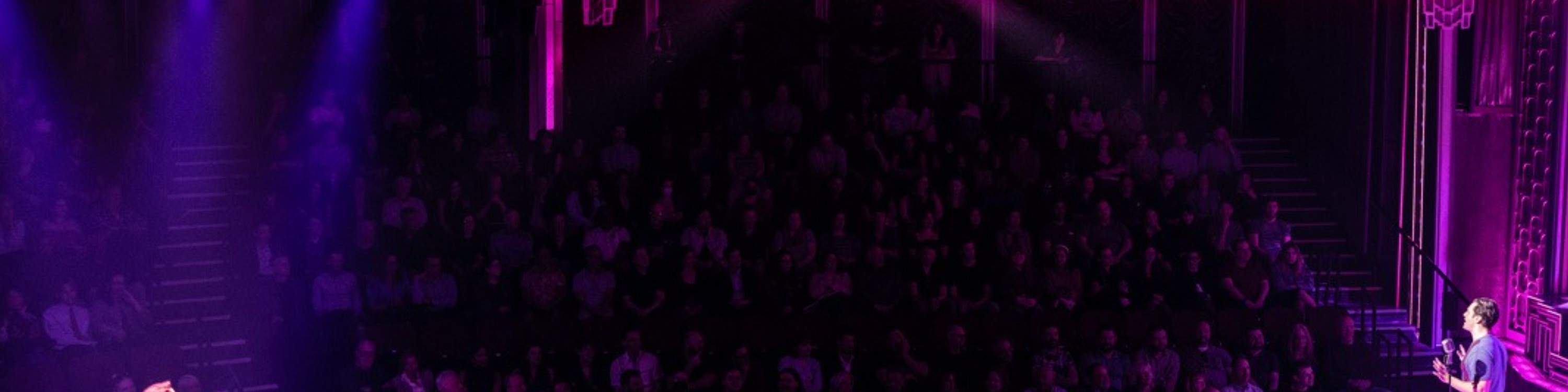 Romance et rythme s'entremêlent tandis que Groff et Henningsen revisitent la relation emblématique de Bobby et Sandra