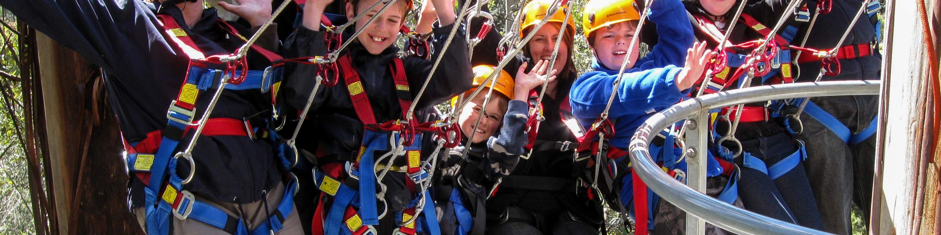 Cùng gia đình đu dây zipline