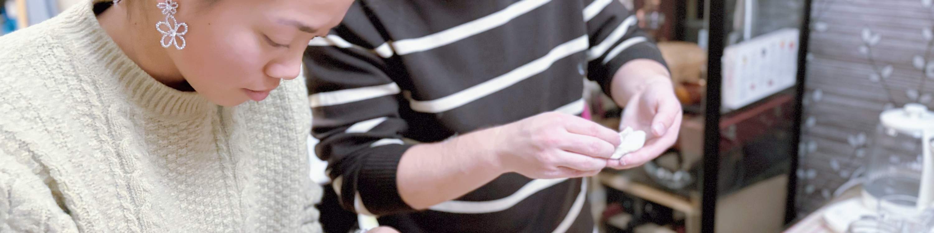 Besuchen Sie den lokalen Markt und lernen Sie, wie man zu Hause Teigtaschen oder Wantans zubereitet (vegetarische Version verfügbar) - Eatwith