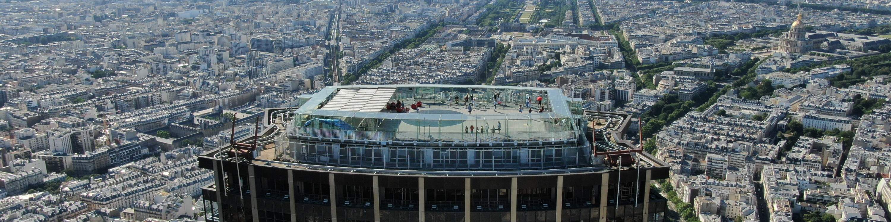 Drohnenansicht vom Tour Montparnasse
