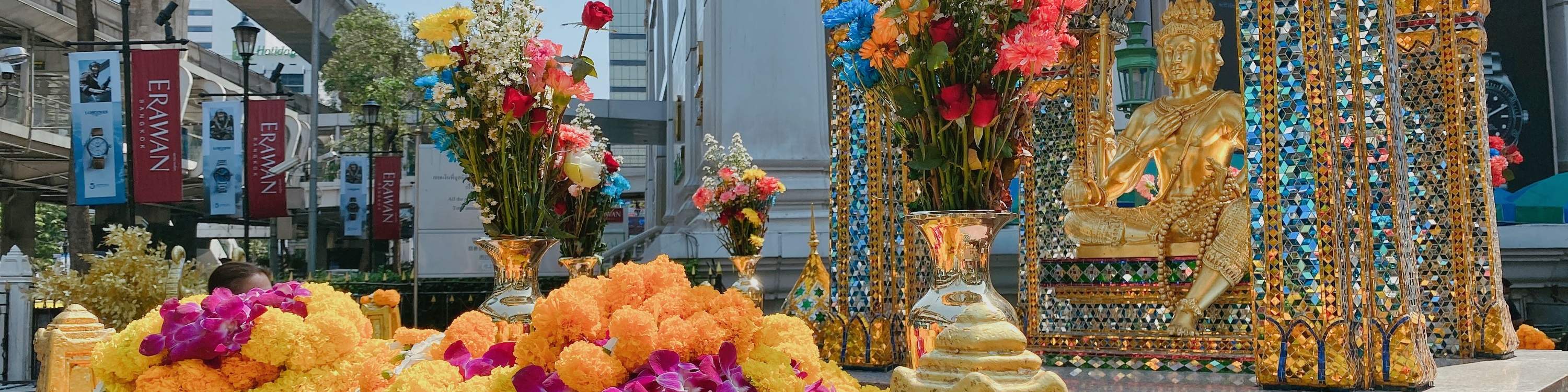 Servicio en línea para pedir un deseo u ofrenda votiva en el Santuario Erawan de Bangkok