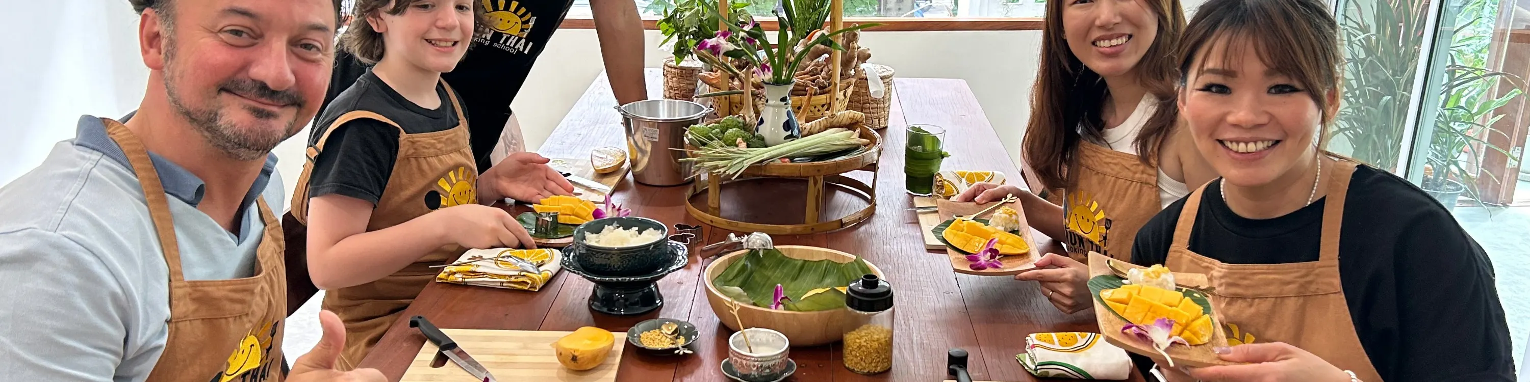 Arun 泰式烹饪课程，含市集导览和嘟嘟车之旅