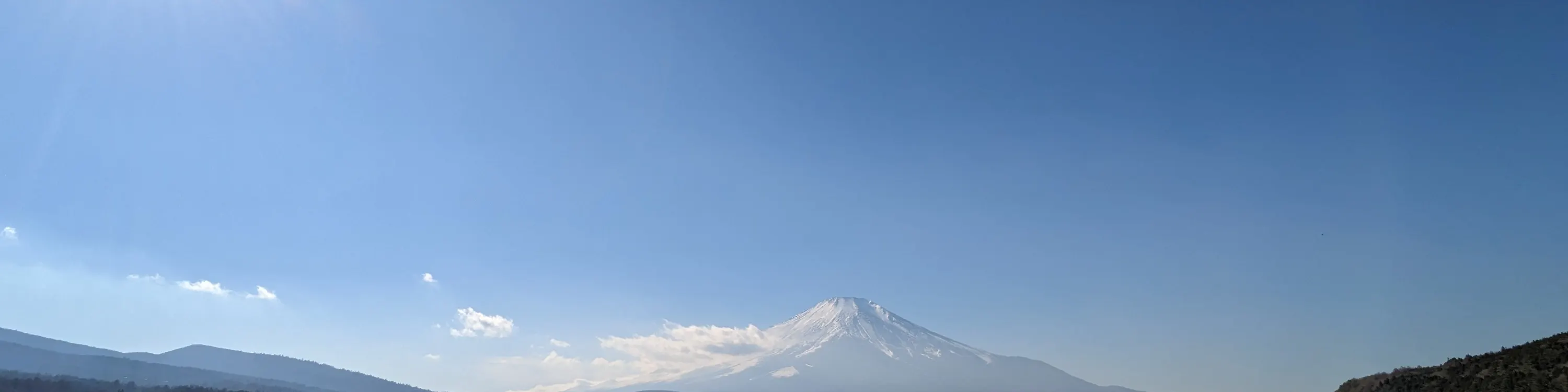 从山中湖眺望富士山
