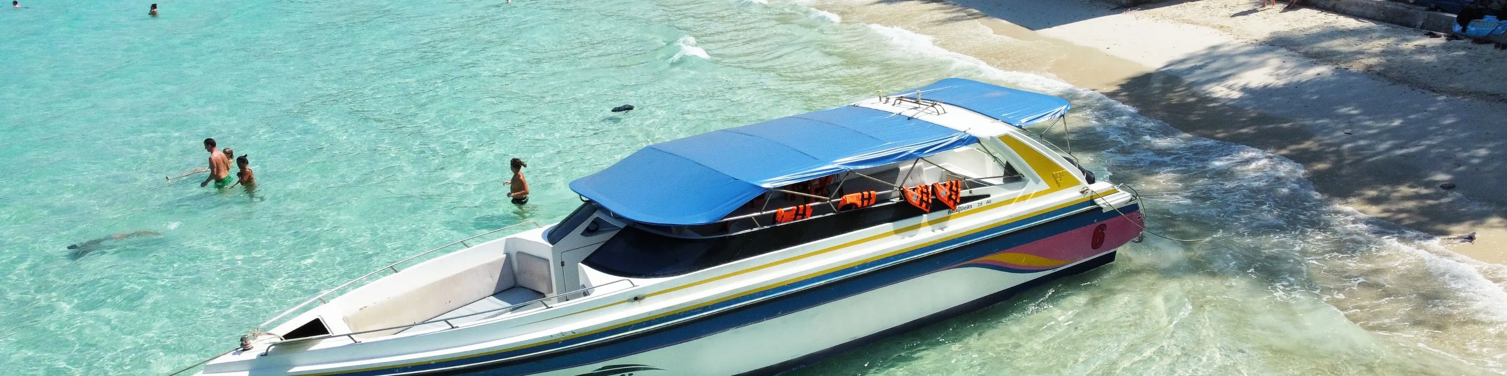 在 Koh Larn 的快艇