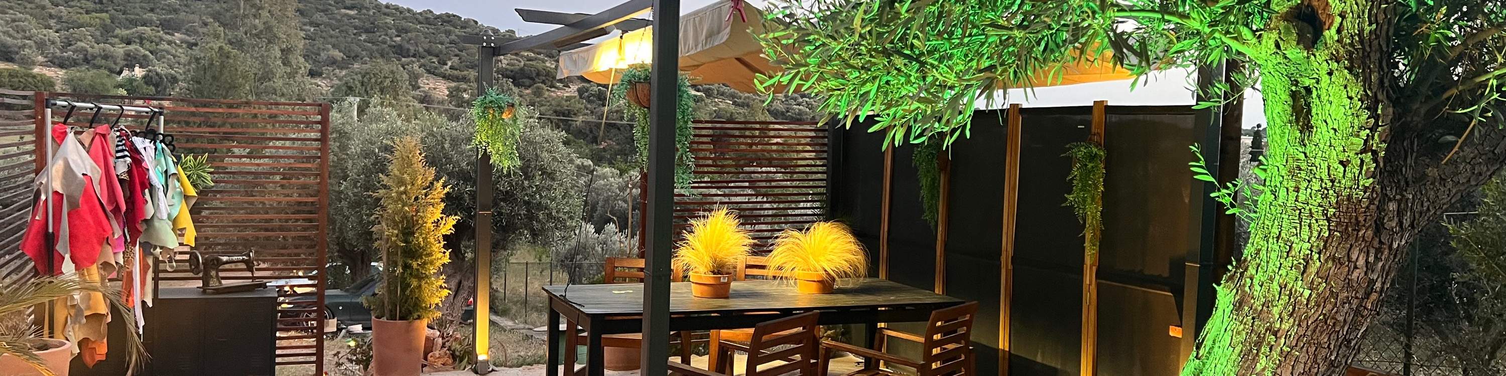 Athens , Hy Lạp : Xưởng làm dép da thủ công