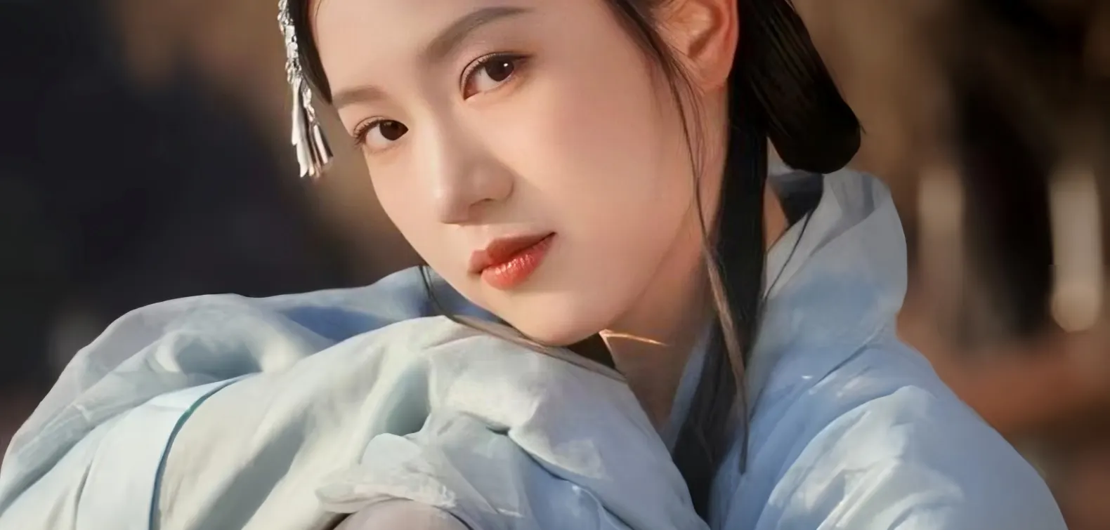 摄影师以独特的艺术视角，捕捉光影与古风元素的完美交融，用镜头定格您那温婉、飘逸、儒雅或是坚毅的古风神韵