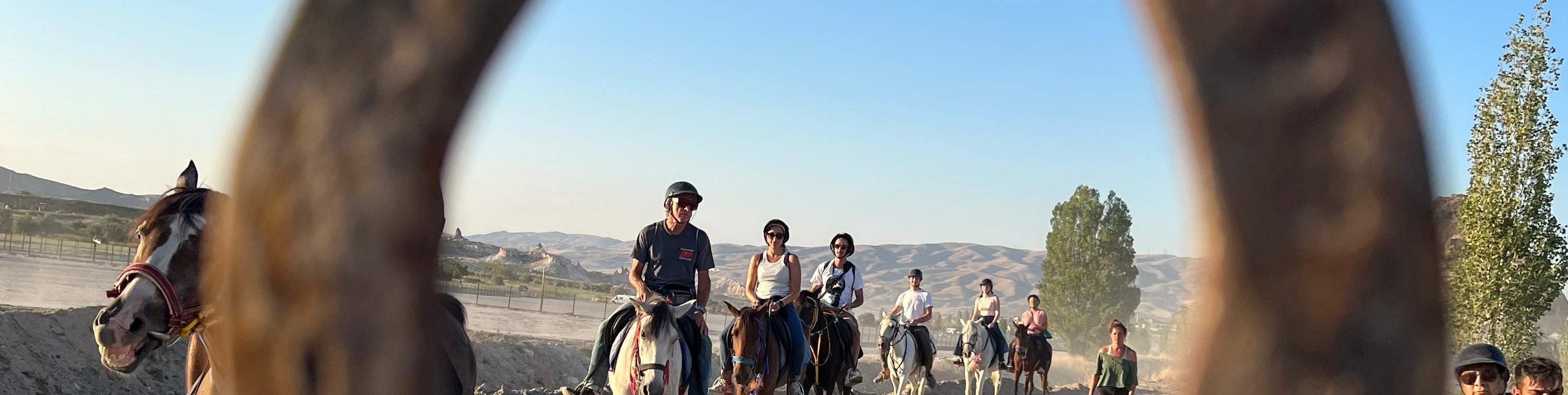 Excursión a caballo al atardecer o durante el día en Capadocia