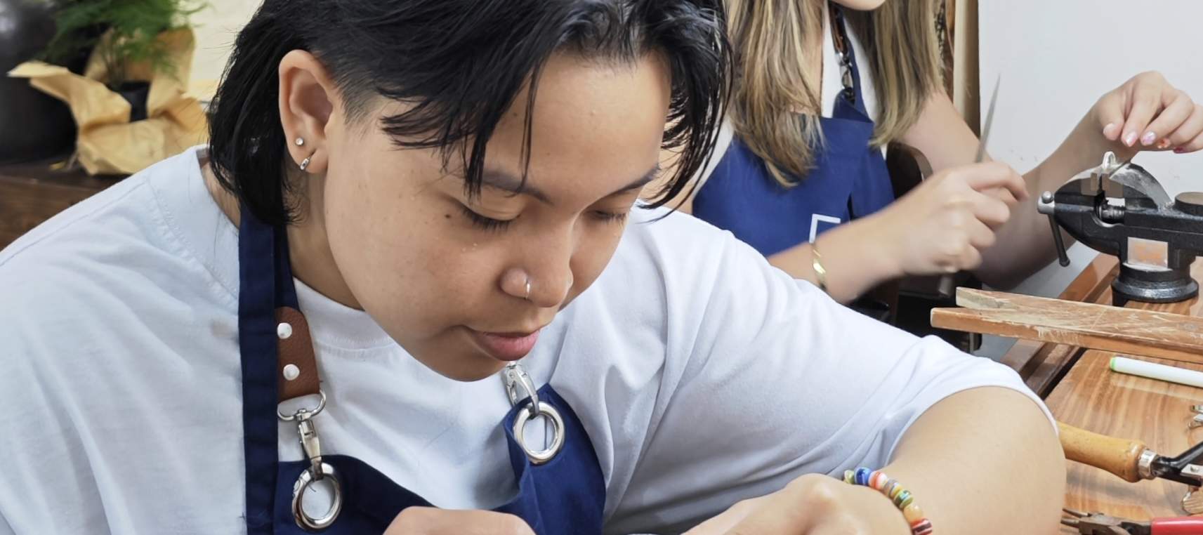Clase de fabricación de joyería de plata en Hanói