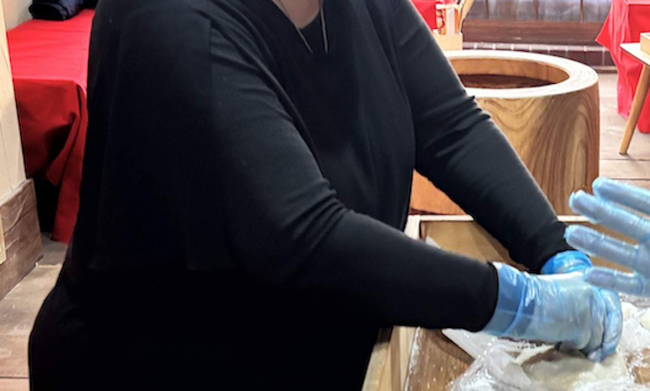 Pengalaman Menumbuk Mochi Tradisional dengan Sesi Uji Rasa