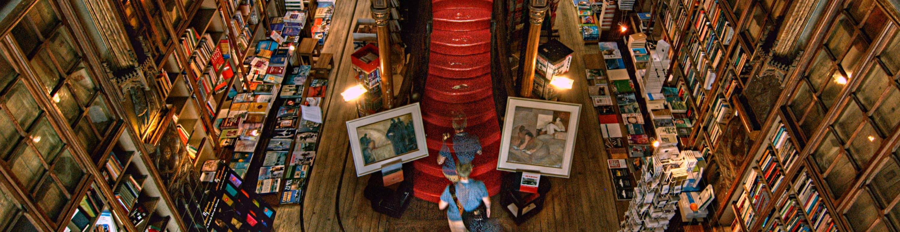 Recorrido a pie por Oporto, Librería Lello, crucero por el río y teleférico