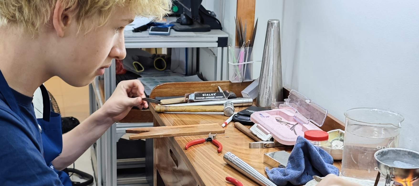 Clase de fabricación de joyería de plata en Hanói