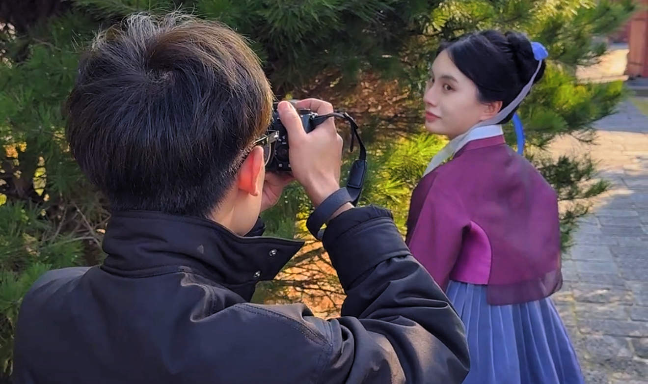 Photographes professionnels disponibles, parlant couramment chinois et coréen.
Fournir des conseils de pose professionnels.
À seulement une minute à pied de Mokgwanga (목관아).