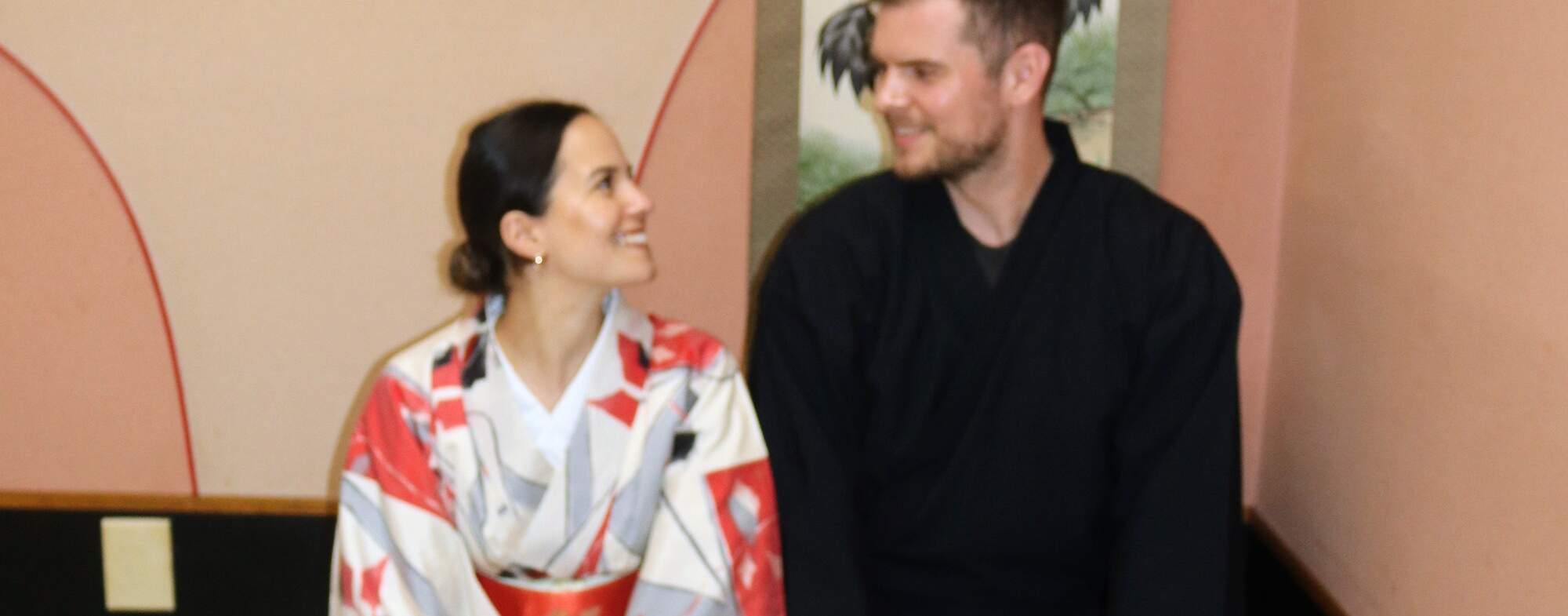 Learn Zen in a class of making Matcha Tand writing brushes in kimono