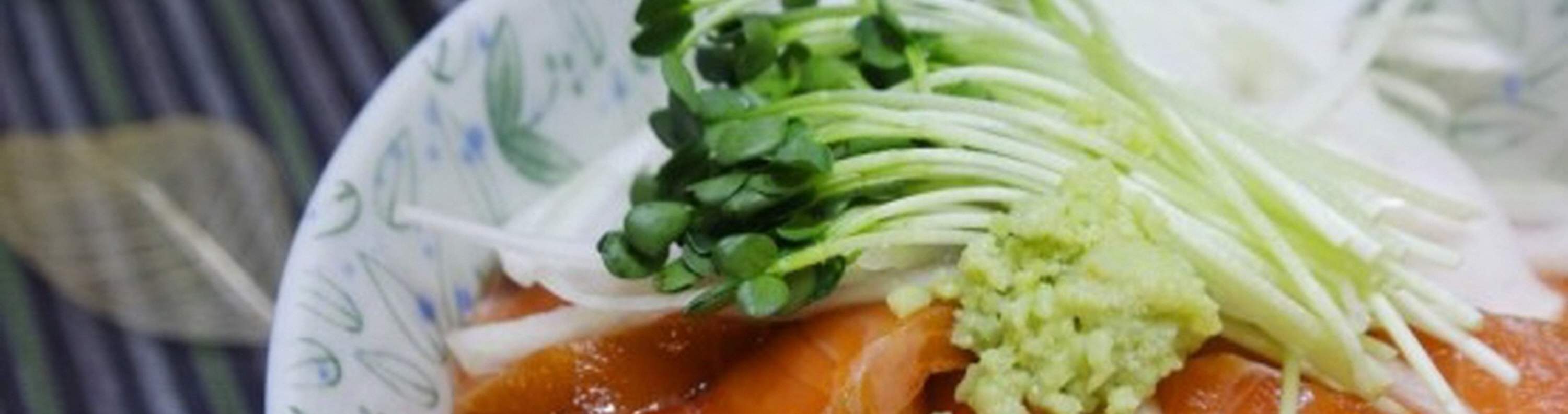 Salmón marinado con salsa coreana