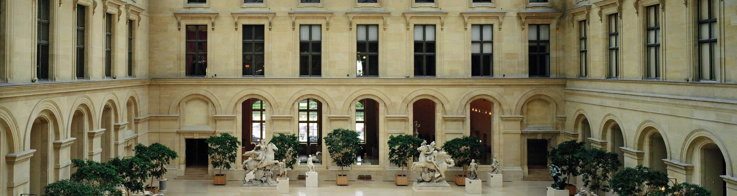 巴黎盧浮宮博物館內部