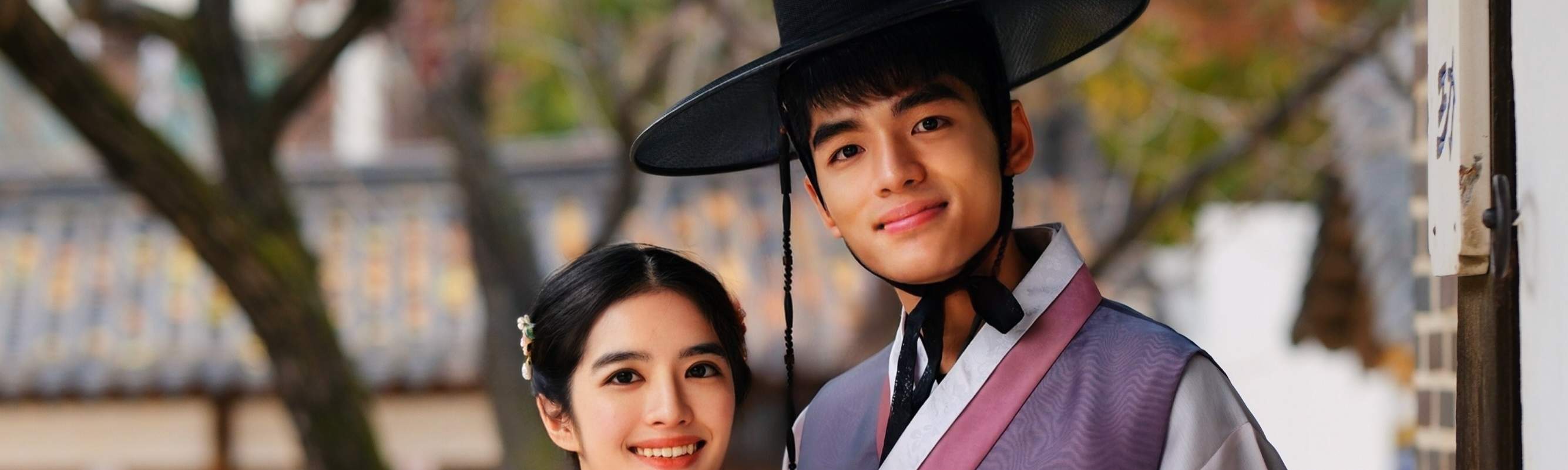 穿上我們美麗的韓服，與您所愛的人一起創造難忘的回憶。（高級韓服）