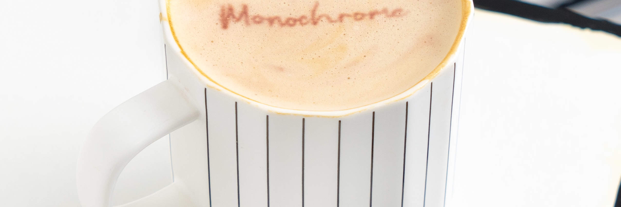 Kafe Monokrom di Singapura