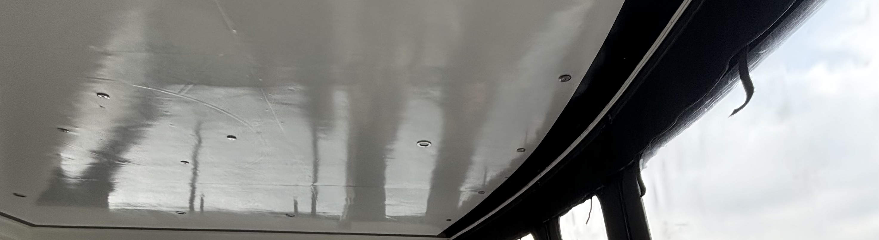 夕阳游艇巡航：美酒、音乐、小吃与趣味知识