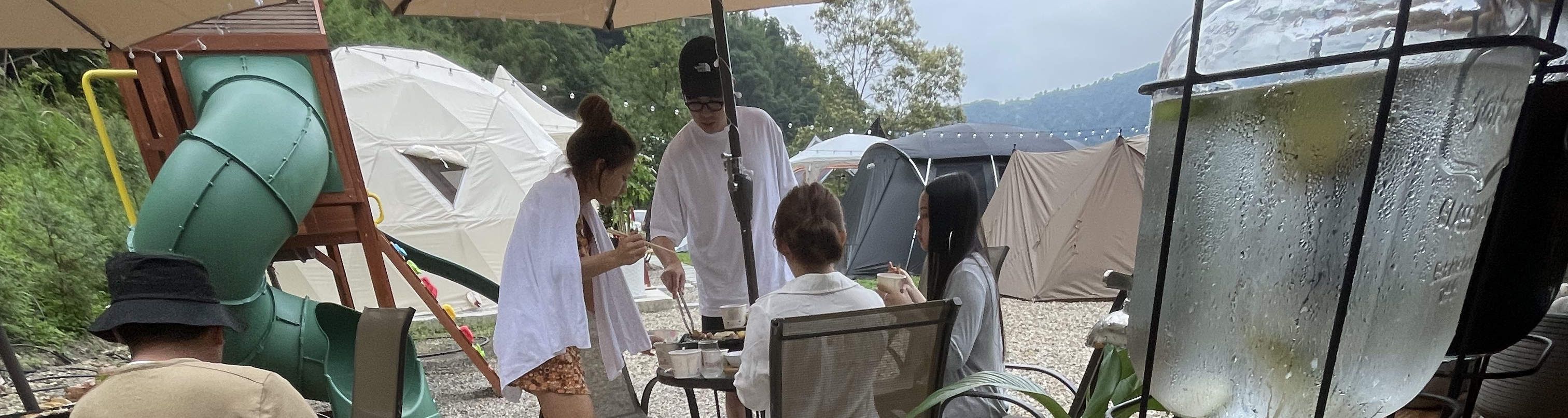 Глэмпинг в «Юэ Е»