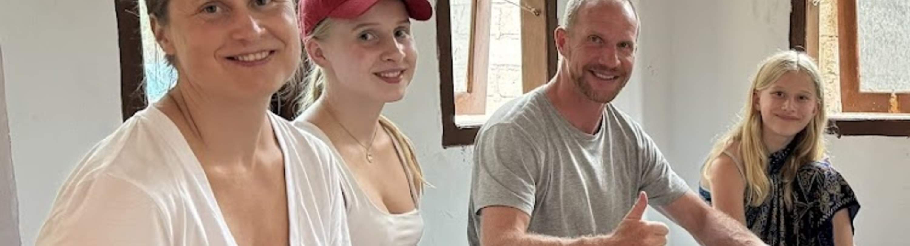 Corso di cucina presso l'abitazione di un locale a Lombok e tour delle cascate