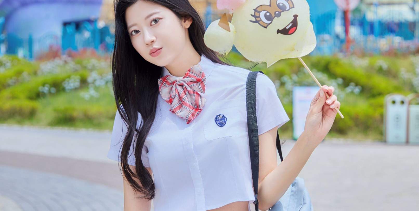 Thuê đồng phục GAMSUNGGYOBOK tại Lotte World Busan 