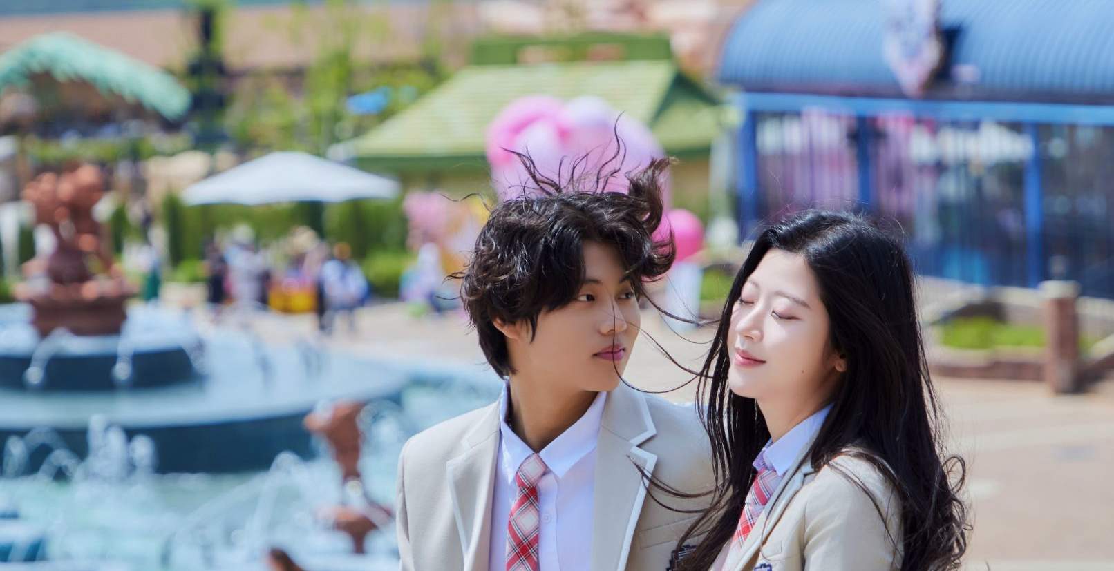 Thuê đồng phục GAMSUNGGYOBOK tại Lotte World Busan 