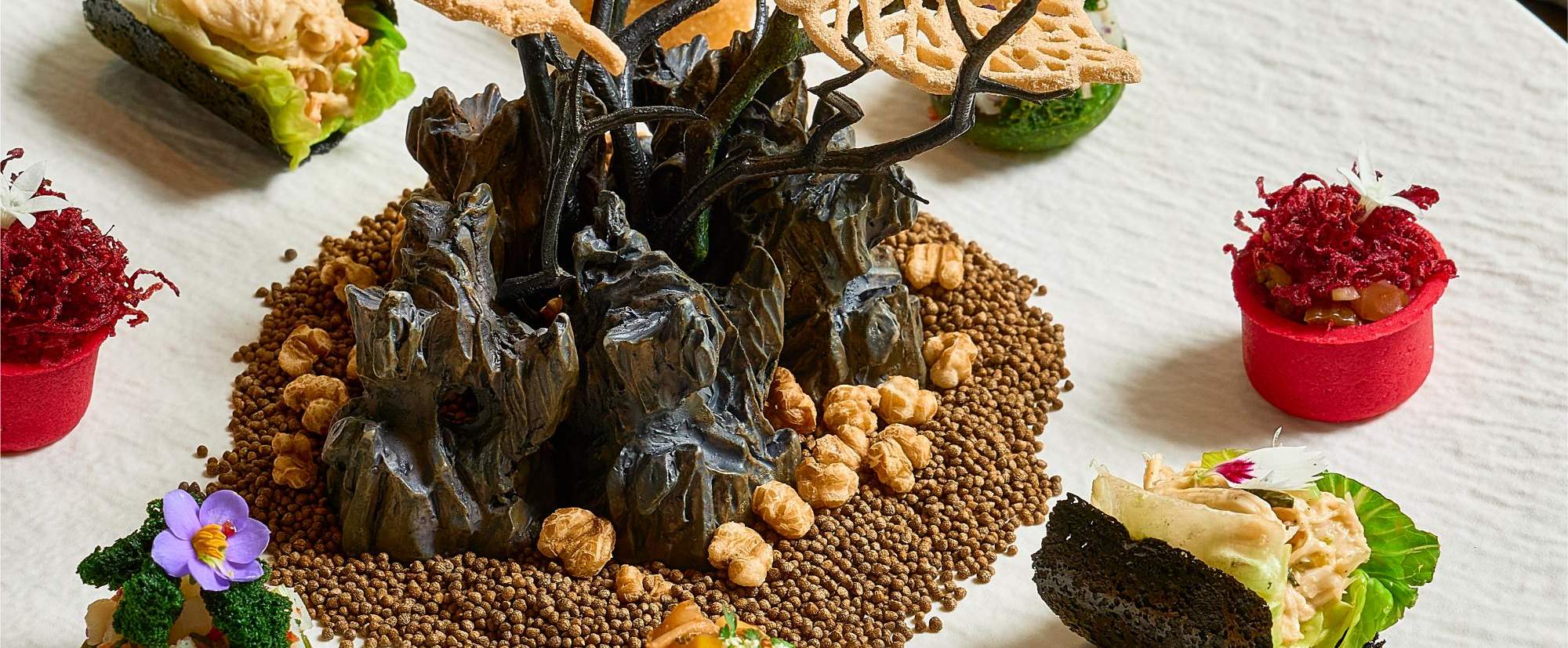 방콕 피콕 앨리 애프터눈 티 세트 by Waldorf Astoria