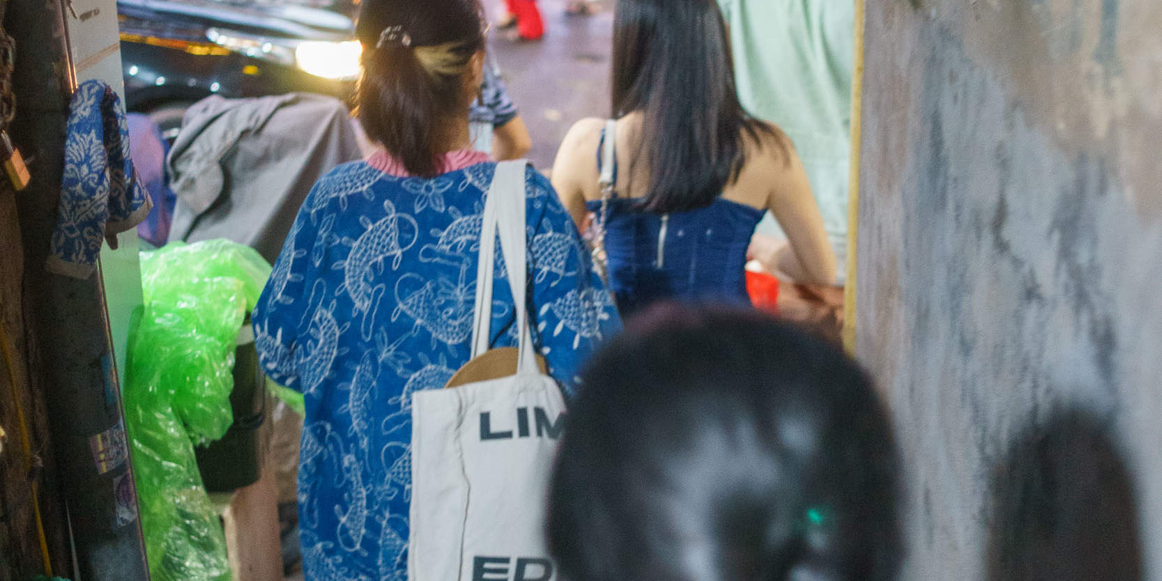 Pengalaman Koktel Rahsia di Hanoi