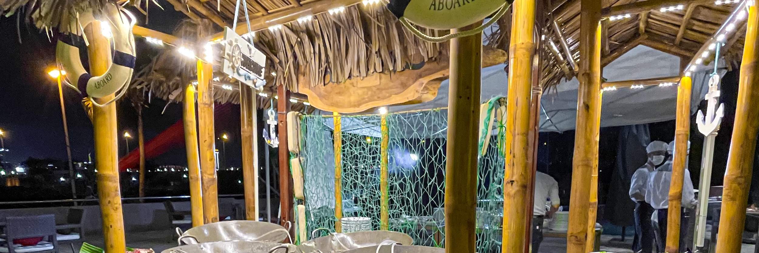 Buffet di pesce alla griglia del venerdì al Grand Mercure Danang 