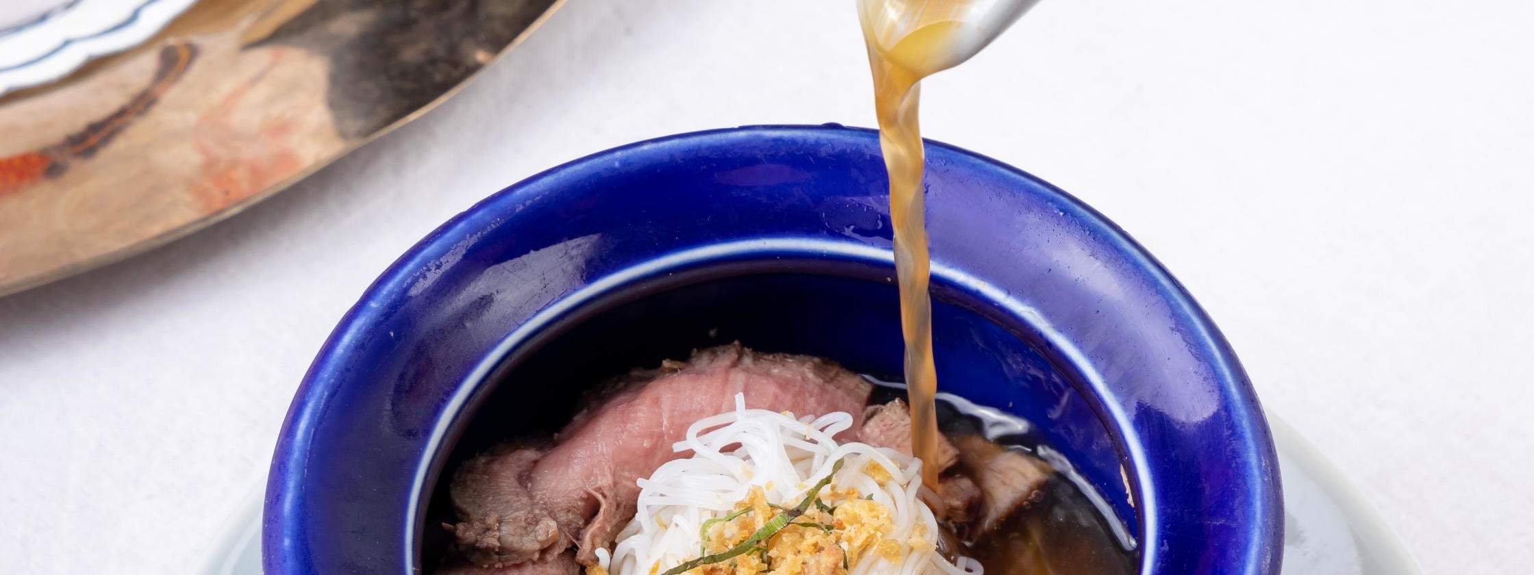 素坤逸藍象餐廳（Sukhumvit Blue Elephant）（米其林指南2020）