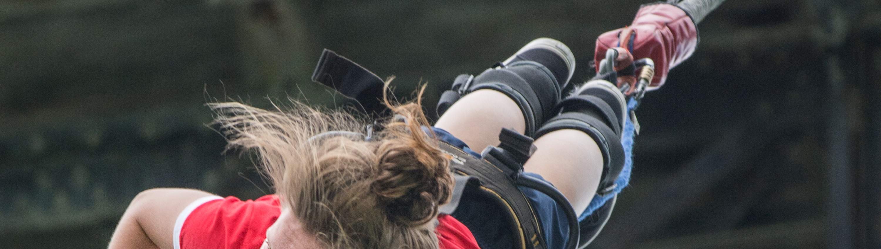 กระโดดบันจี้จัมพ์ที่ความสูง 35 เมตร ณ แฮนเมอร์สปริงส์