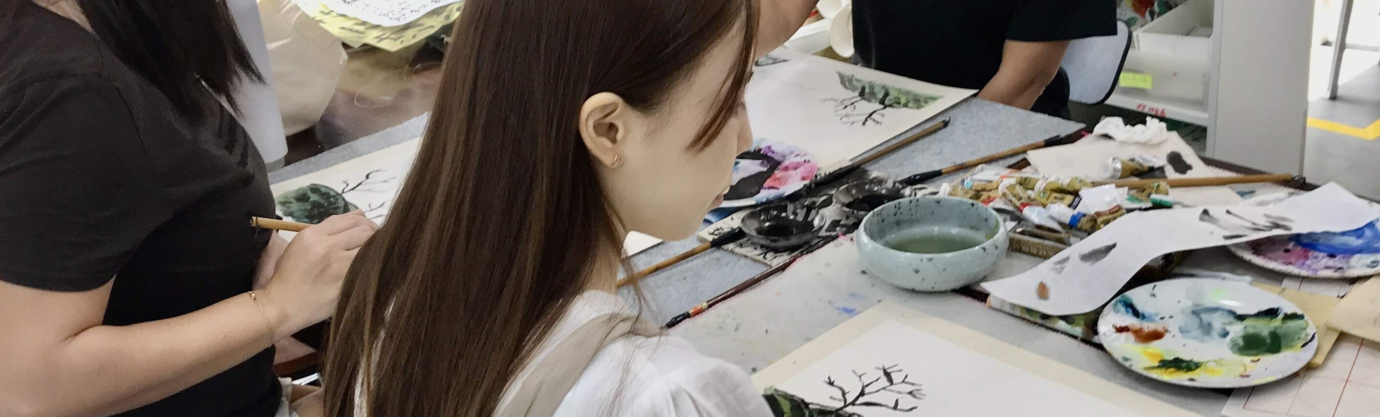 沉浸在墨与笔的艺术中，尽情放松身心、挥洒创意