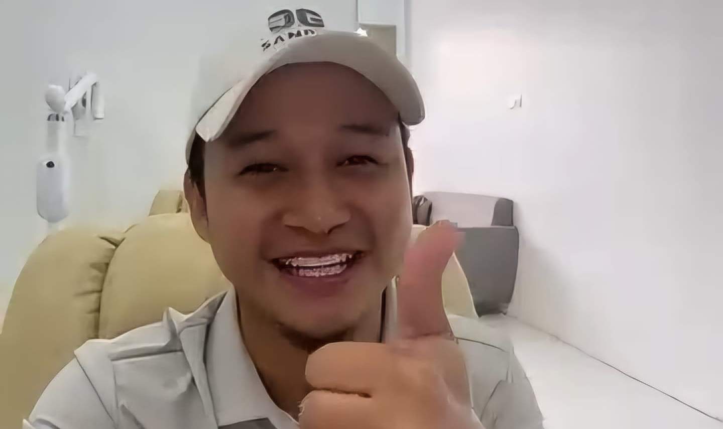 Daumen hoch für strahlendere, weißere Zähne!