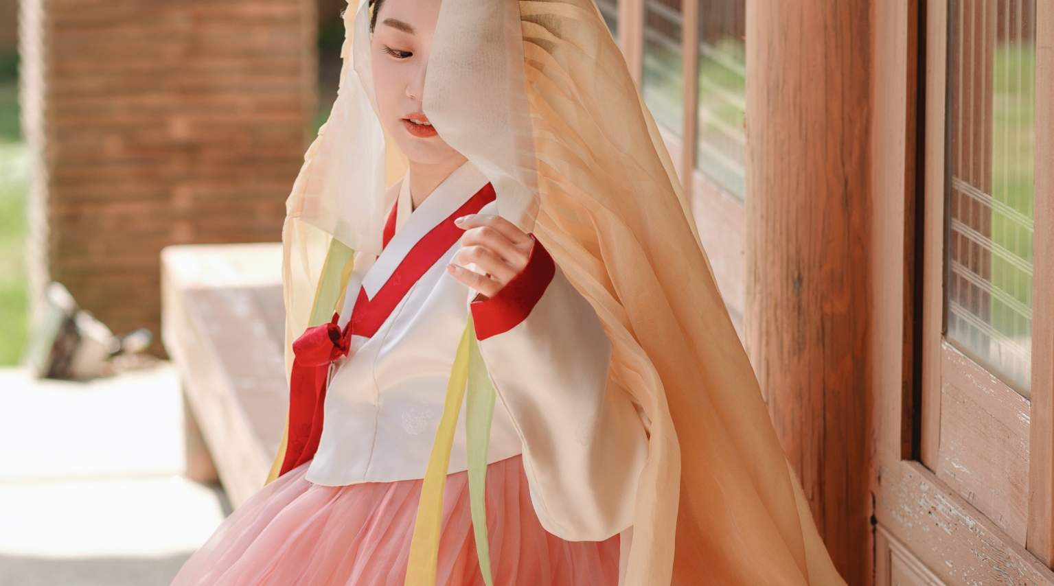 Pengalaman Pemotretan Outdoor dengan Hanbok Tradisional di Pulau Jeju