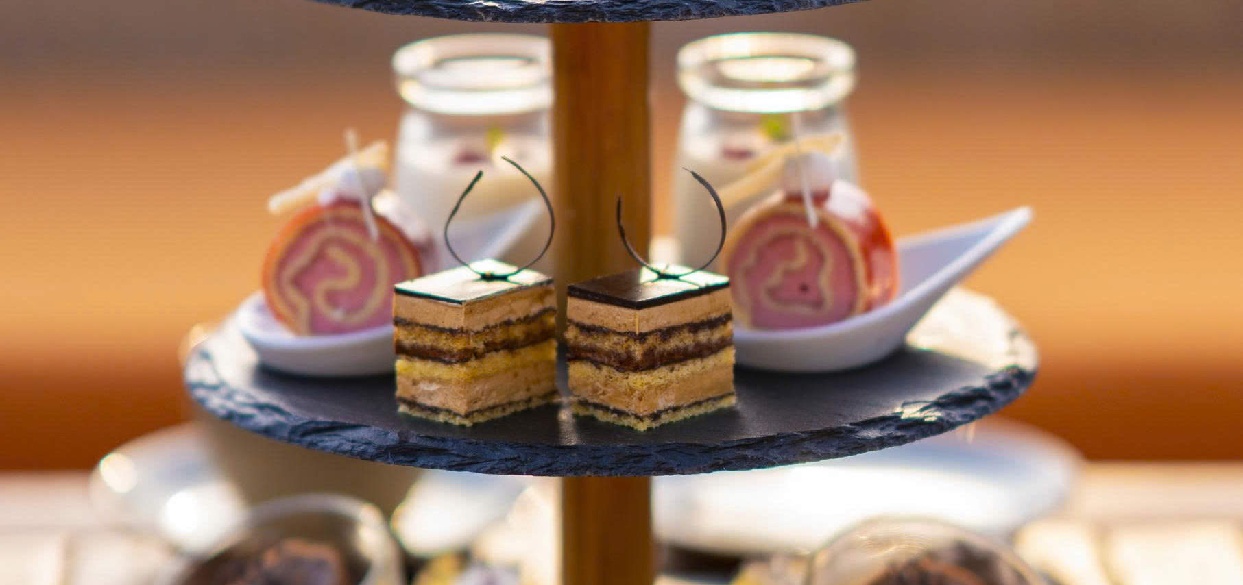 Minum Petang di Oakwood Ha Long