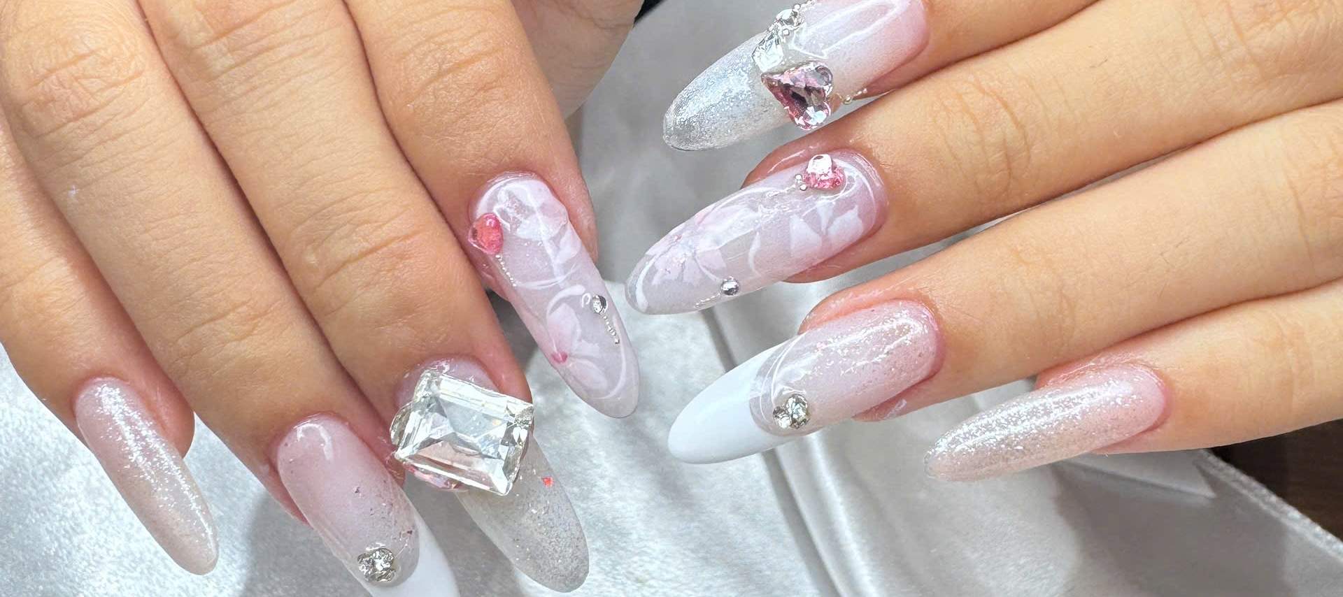 マハミ スパ＆ウェルネス：プレミアムネイル＆まつげサービス