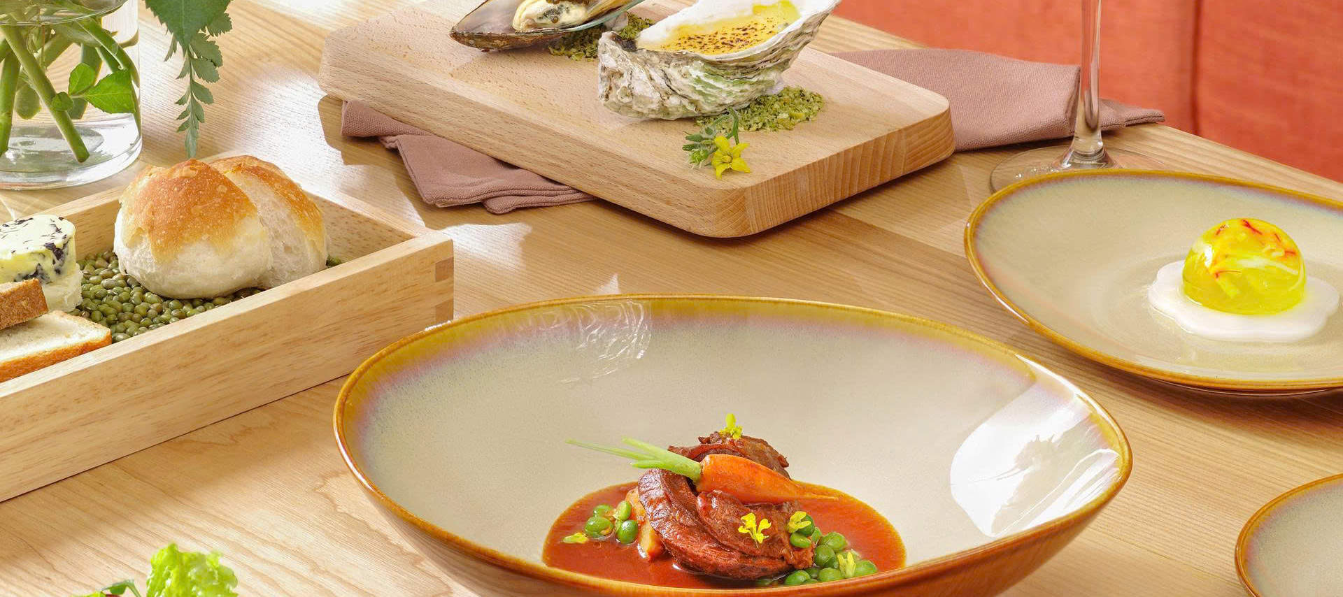 Oakwood Ha Long道地越南風味及西式套餐