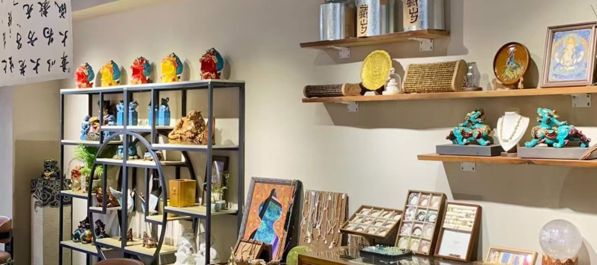 お茶を提供するだけでなく、多様な活動やサービスを通じて、お客様が成都のゆったりとした生活や茶文化を深く体験し、「お茶を通じて友情を深め、お茶を通じて愛情を伝える」ことを実現します。