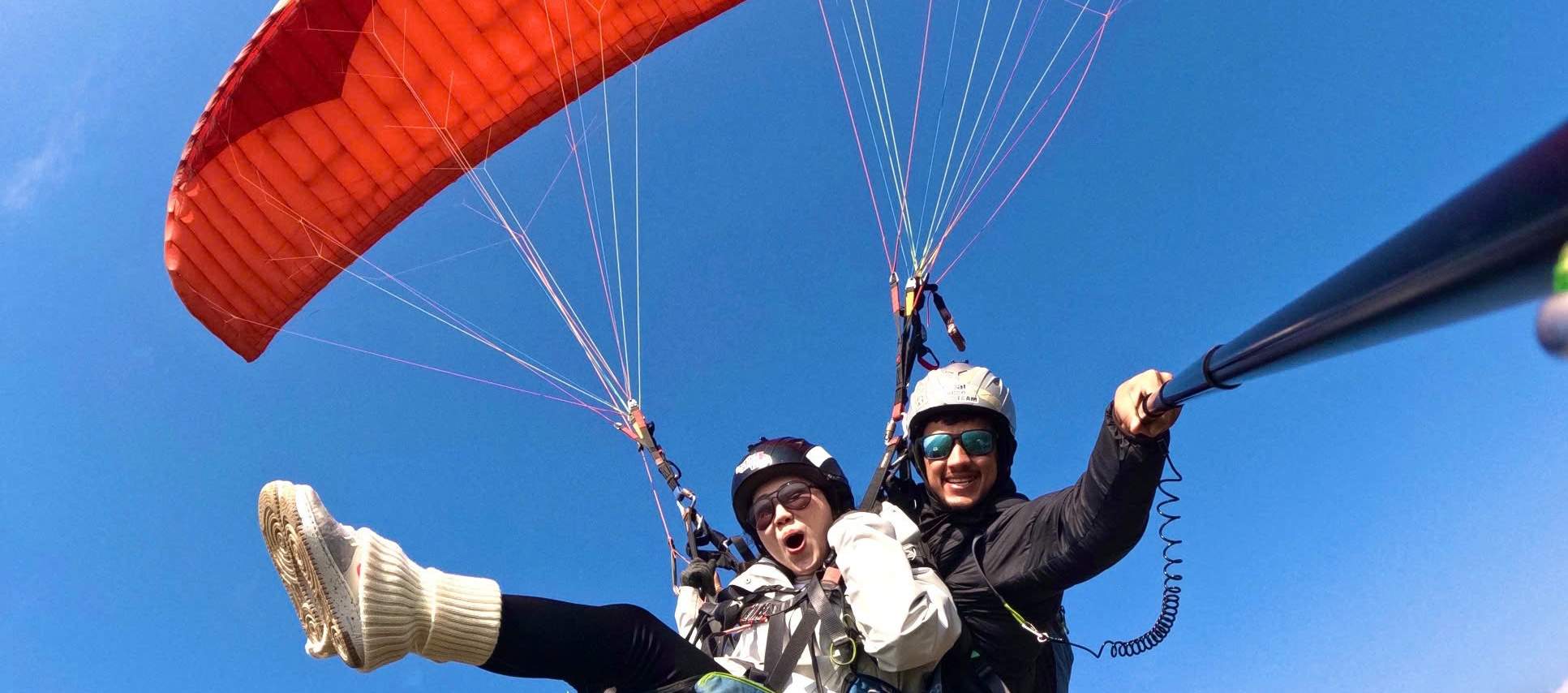 サパでのパラグライダー体験 - ホテル送迎付き