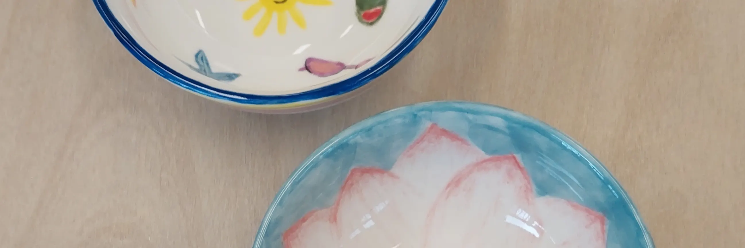 作品里外都可以彩绘，烧成后不会褪色及可作安全食具