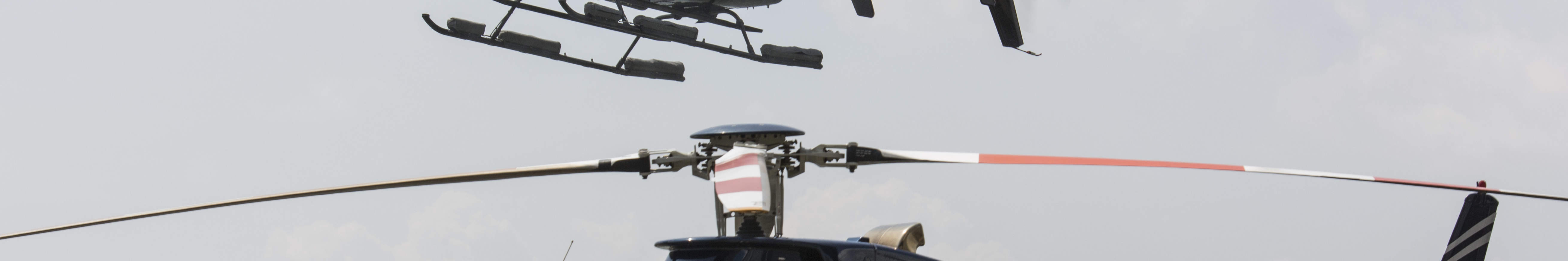 Osserva gli elicotteri decollare dal trafficato eliporto di Downtown Manhattan per viste mozzafiato