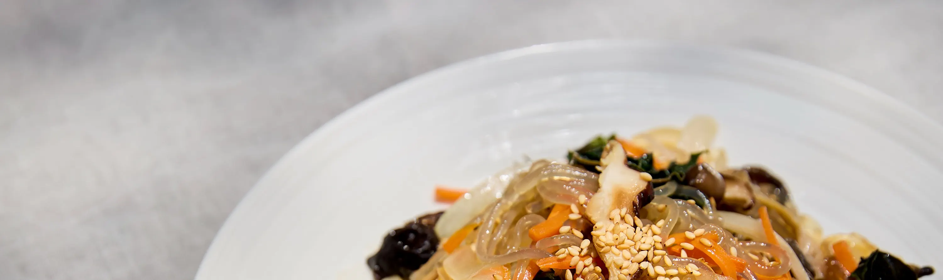 学习如何制作正宗但简单又美味的杂菜，被誉为皇家美食！