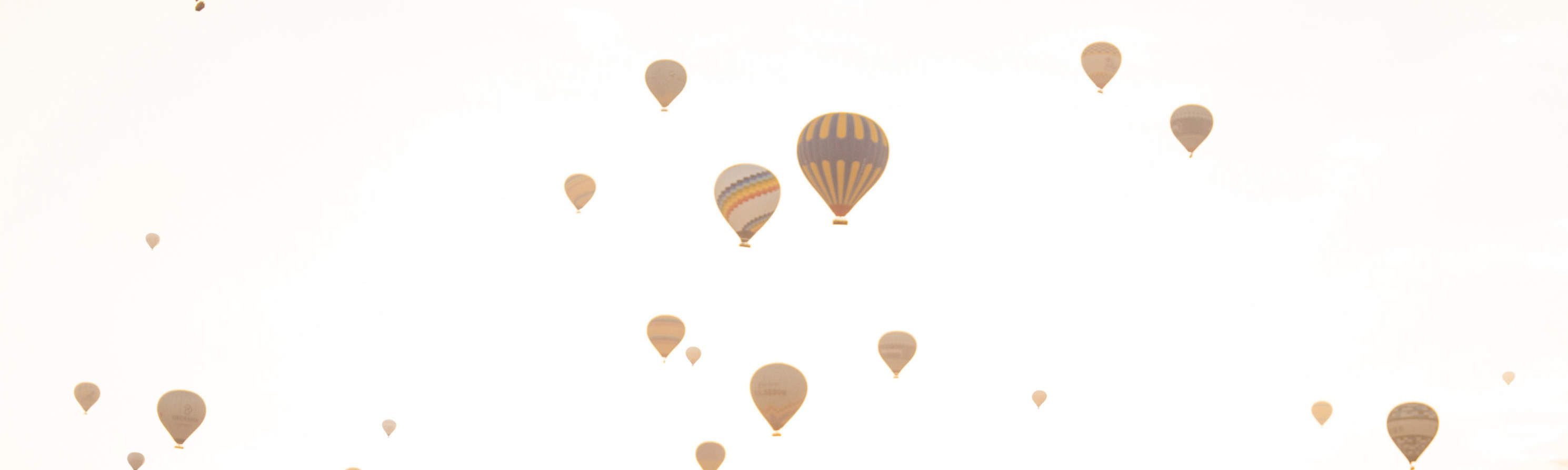 Kappadokien | Privates Fotoshooting mit fliegenden Kleidern