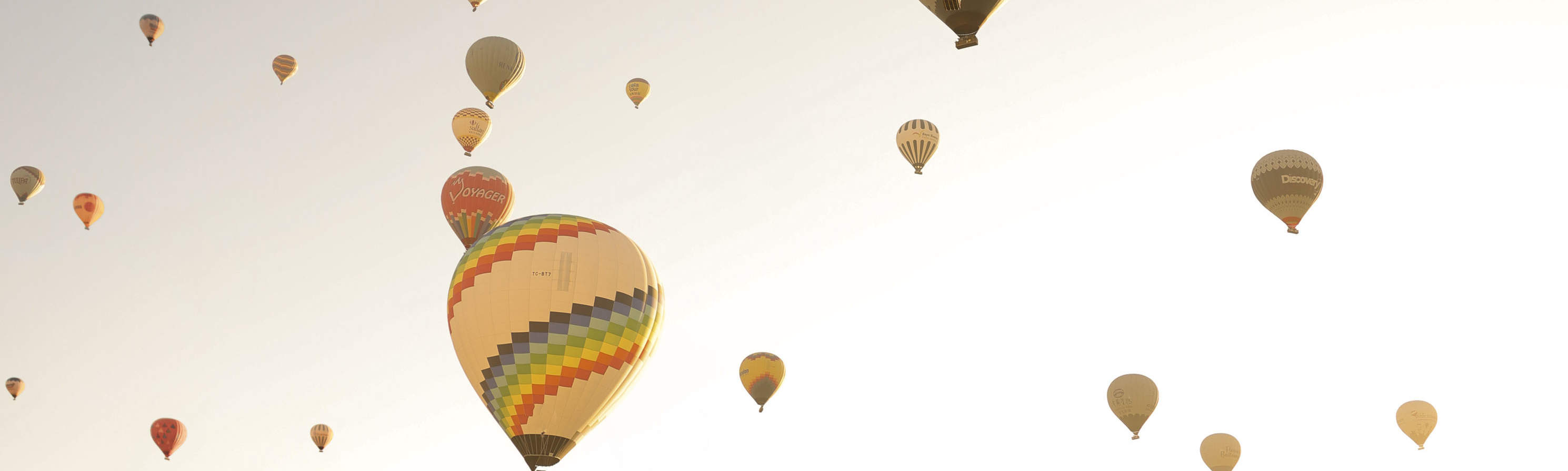 Kappadokien | Privates Fotoshooting mit fliegenden Kleidern