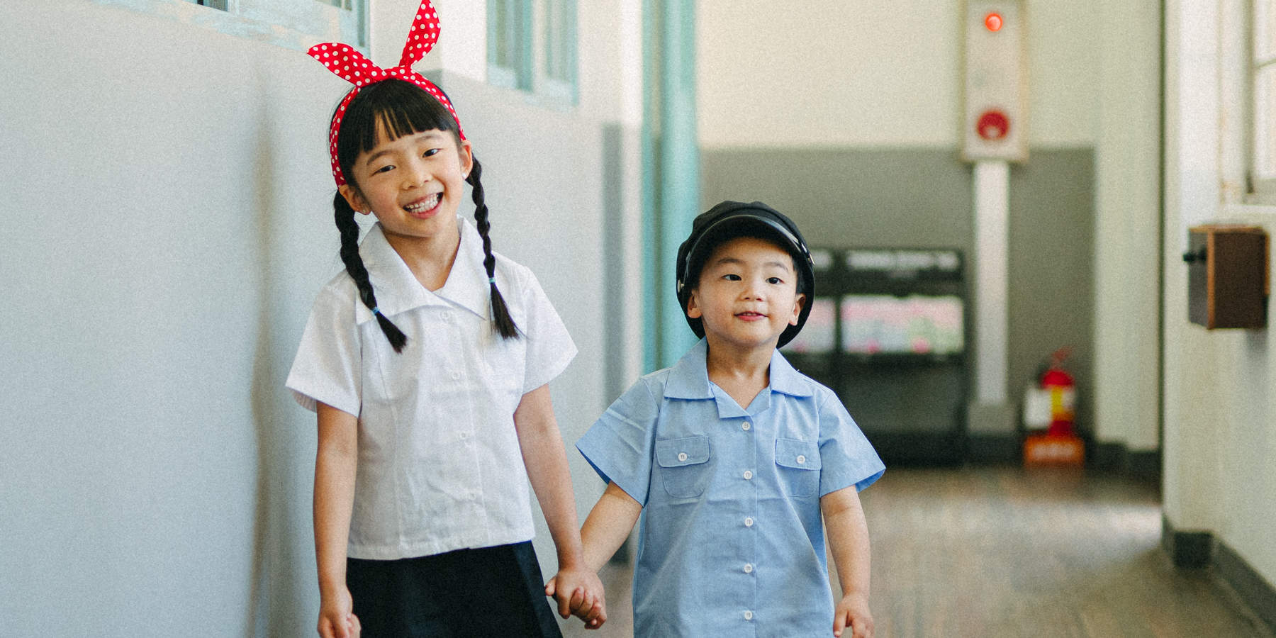 Фотосессия в корейской школьной форме в стиле ретро